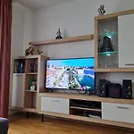 Mariposa, Apartment With Balcony, Private Parking In The Garage, Near The Biggest Shopping Center Mall Of Split