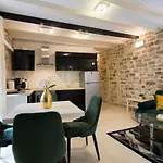 Apartment Stone