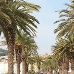 Famous Promenade Riva Apartment