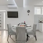 Brand New Luxury Apartment Asi