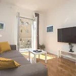 L&S Superior Apartment With Balcony And Parking - Excellent Location Within Walking Distance Of Diocletian\'S Palace And Bacvice Beach