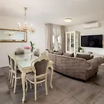 Luxury Apartment Azure