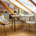 Cool Attic Apartment Marina