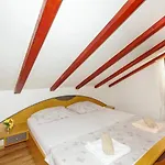 Apartment House Split