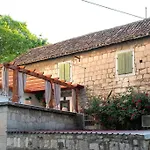 Shtorya - City Centre Apartman