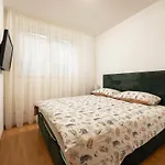 Nivi Apartment