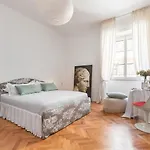22Suitedreamer