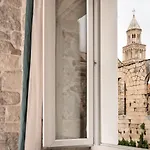 Tifani Luxury Rooms 2