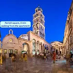 Cool Attic Apt W Gallery In The Heart Of Split