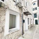 #22 Apartment Split Center