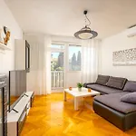 Split Seaview @ Bacvice Beach Perfect Location