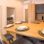 Luksuzni Apartman Ribica U Samom Centru Grada