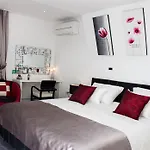 Lady Tania Apartment