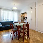 Zoe Apartment