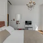 Hotel Black