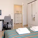 Modern 2-Bed Apt, Late Check In Available