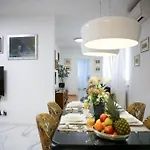 New & Luxury Apartment Tony
