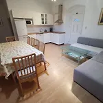 Spacious 140M2 Downtown 3 Bedroom Apartment