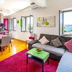 Luxury Apartment Olavia Rooftop Terrace & Seaview