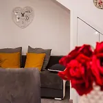 Miki - City Center Apartment With Large Balcony