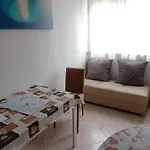Nice And Cozy Two Single Bed Room