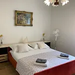 Retro Stone, Split