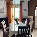 Retro Stone, Split
