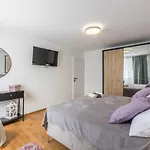 Cozy Place & Anamarija
