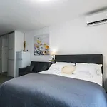 Studio Apartment Mot