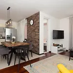 City And Sea Premium Apartment - Private Parking In City Centre