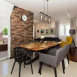 City And Sea Premium Apartment - Private Parking In City Centre