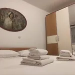 Luxury Apartment Tina By The Beach Znjan