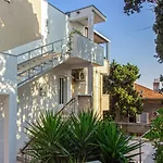 Apartment Oasis