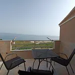 Sea View Apartment With Swimming Pool Near Beach
