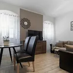 Apartment Feratjer