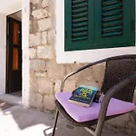 Central Apartment Rose In Hearth Of Split