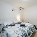 Beautiful Apartment Lena