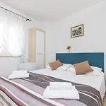 Peruzovic Rooms 2