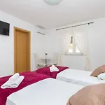 Peruzovic Rooms 2
