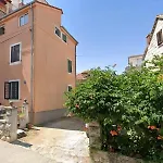 Two Bedroom Cosy Apartment