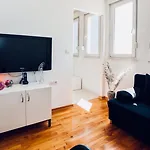 Split - Znjan - Luxury New Apartment On The Beach With Selfcheckin