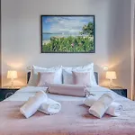 Starlight Luxury Rooms