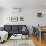Diva Apartment With Free Private Parking