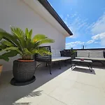 Penthouse Bavis - Brand New Luxurious 3-Br - Top Location In The Center Next To The Beach - Sea View - Buralux Properties
