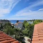 Penthouse Bavis - Brand New Luxurious 3-Br - Top Location In The Center Next To The Beach - Sea View - Buralux Properties