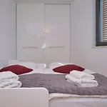 Solstar Apartment By Litto