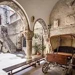 Centar Split Manus
