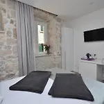 Bernardi Rooms 2