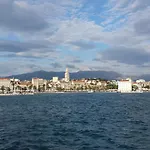 Apartment Marinis