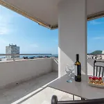 Luxury Apartment Overlooking The City